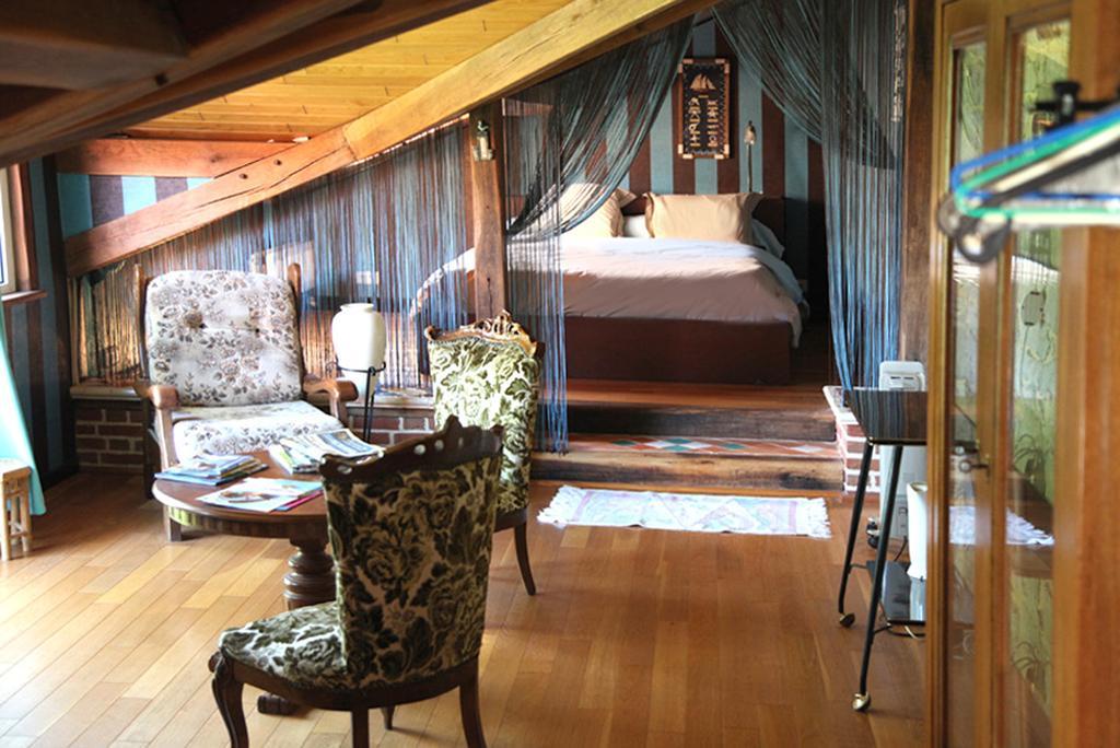Bed and Breakfast La Citadelle D'Hututu Avesnes-sur-Helpe Habitación foto