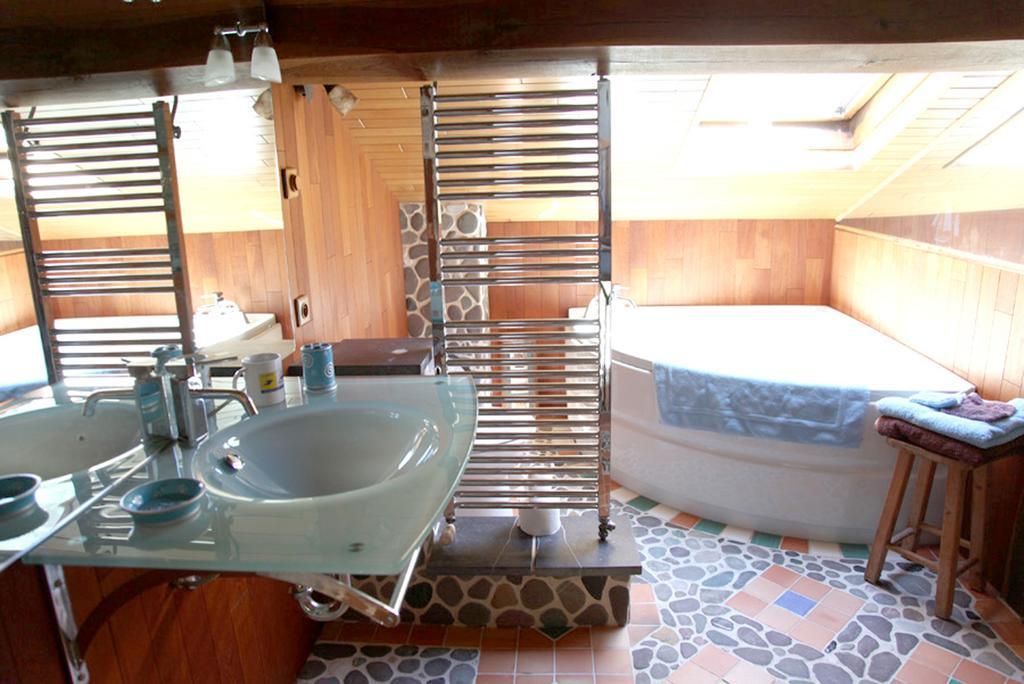 Bed and Breakfast La Citadelle D'Hututu Avesnes-sur-Helpe Habitación foto
