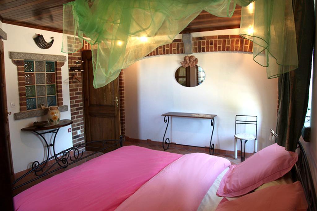 Bed and Breakfast La Citadelle D'Hututu Avesnes-sur-Helpe Habitación foto